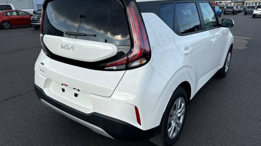 2024 kia soul lx