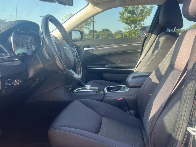2021 chrysler 300 touring