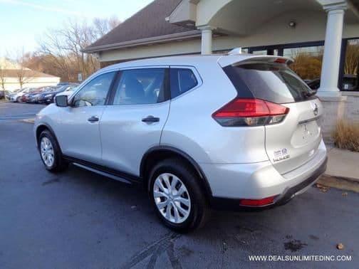2017 nissan rogue sl in kalamazoo, michigan