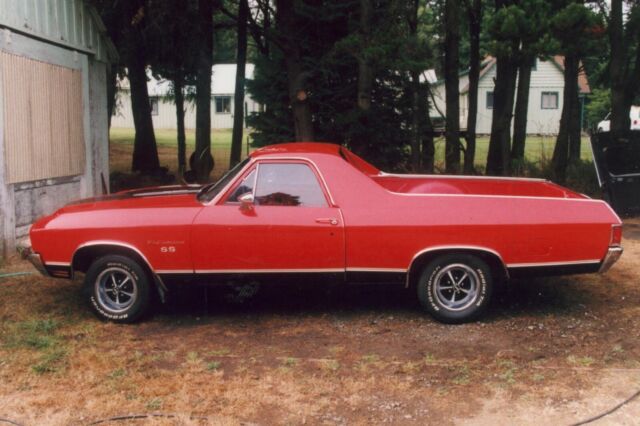 1970 chevrolet el camino ss 396 clone project car. must be towed. extra parts