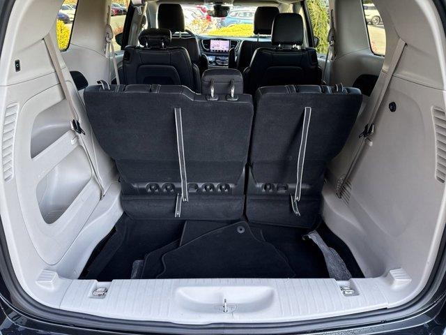 2022 chrysler pacifica touring-l