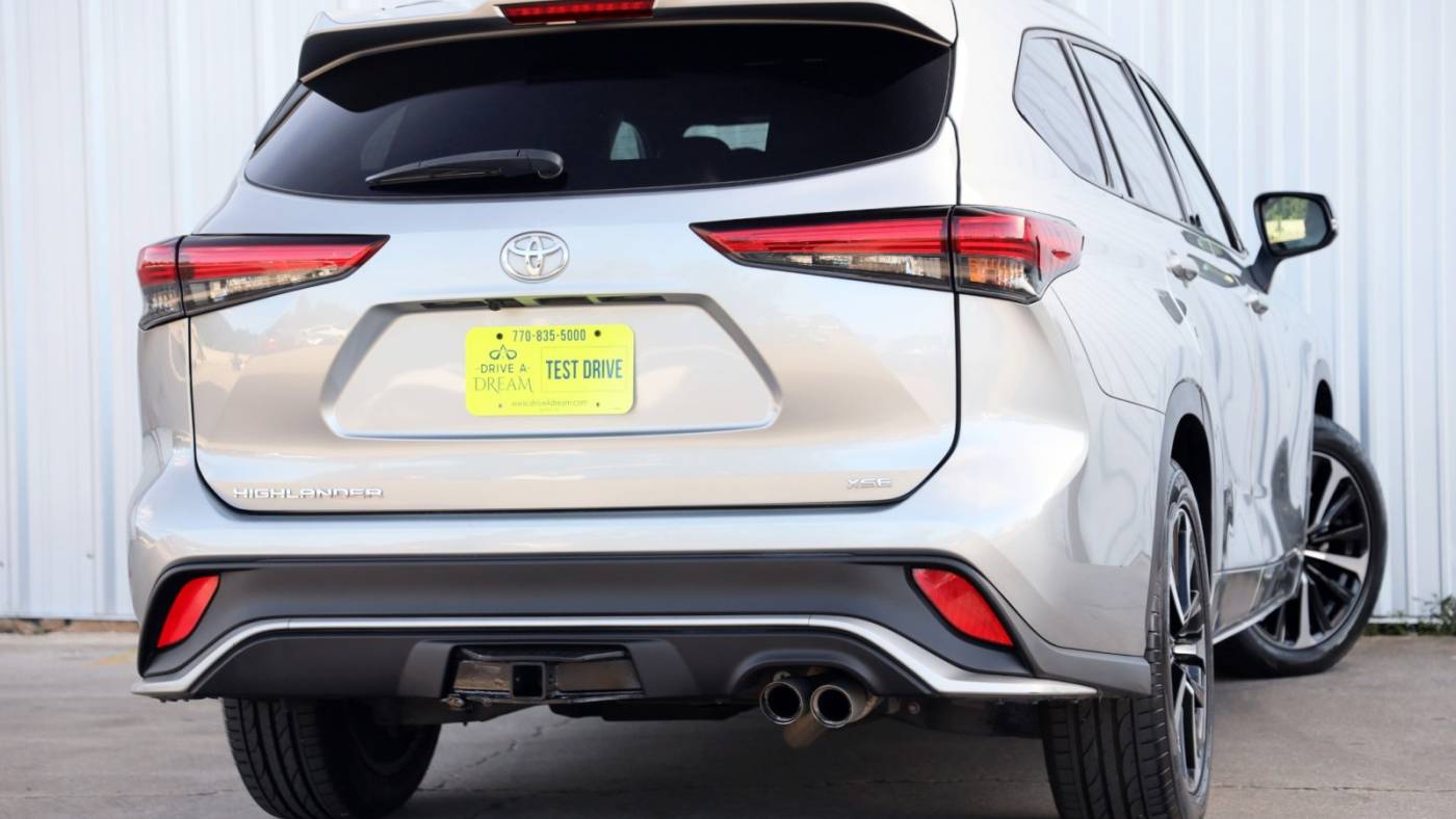 2021 toyota highlander xse