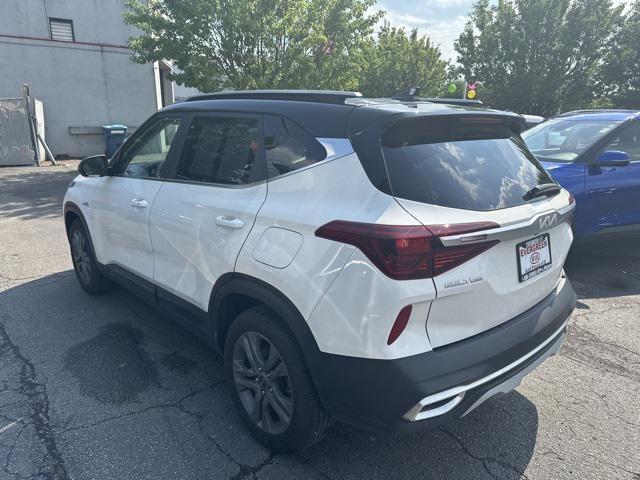 2022 kia seltos s