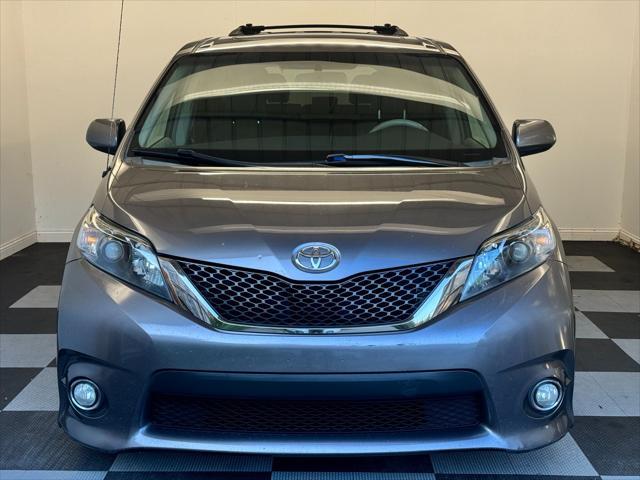 2012 toyota sienna se