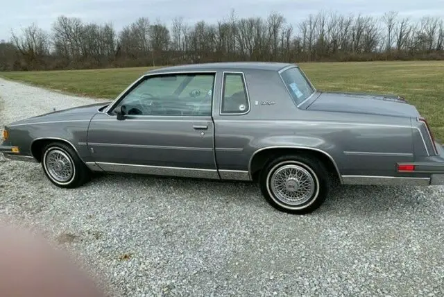 1987 oldsmobile cutlass supreme...super nice