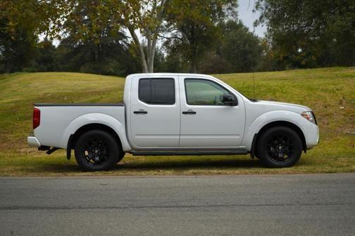 2021 nissan frontier