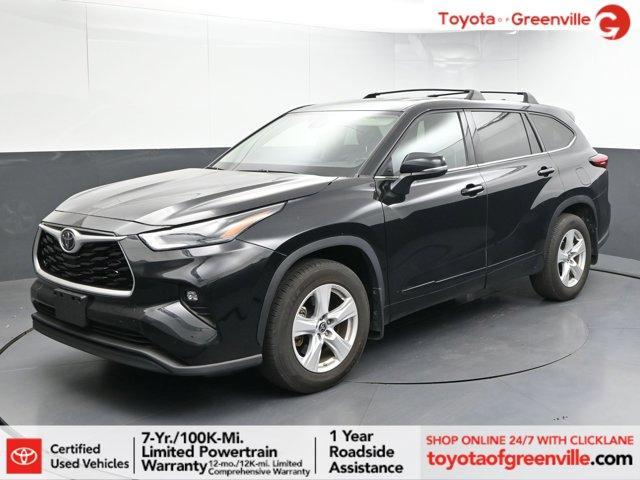 2022 toyota highlander le