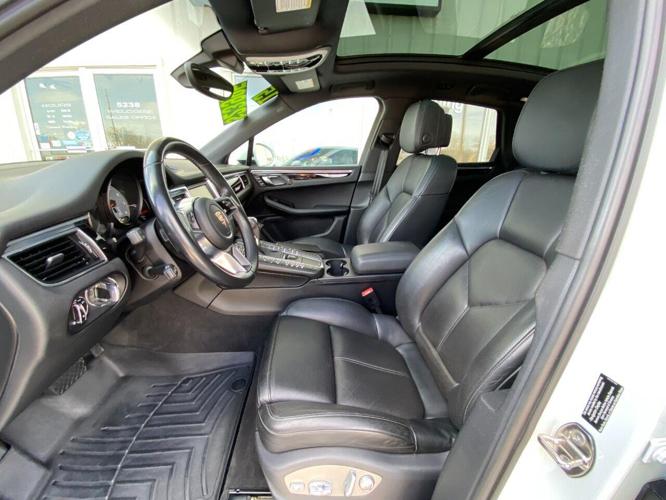 2015 porsche macan in des moines, iowa