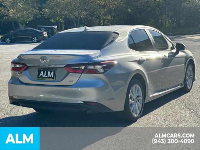 2022 toyota camry le