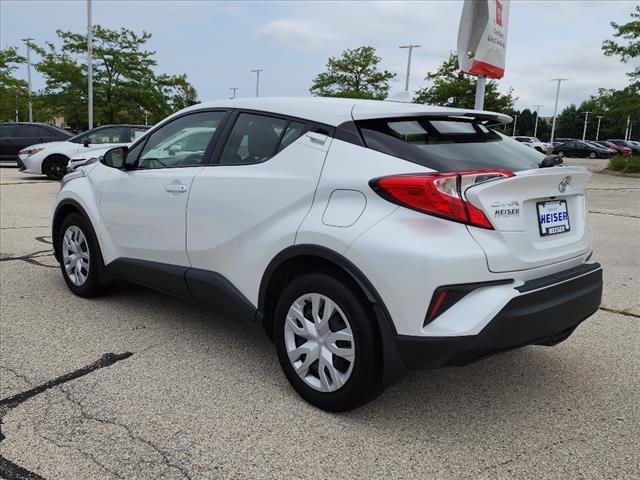 2022 toyota c-hr le