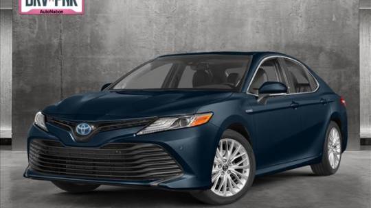 2019 toyota camry hybrid se