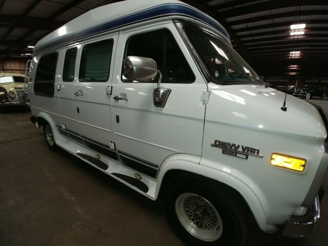 1 owner hi top chevy g 20 nice condition-new tires, cold air camper sherrod