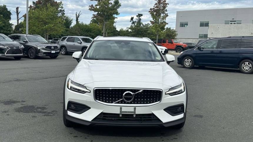 2021 volvo v60 cross country t5