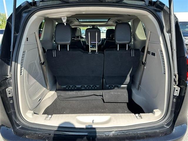 2022 chrysler pacifica limited