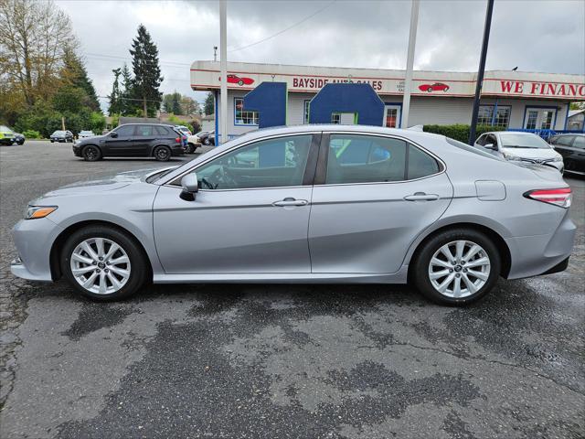 2019 toyota camry le