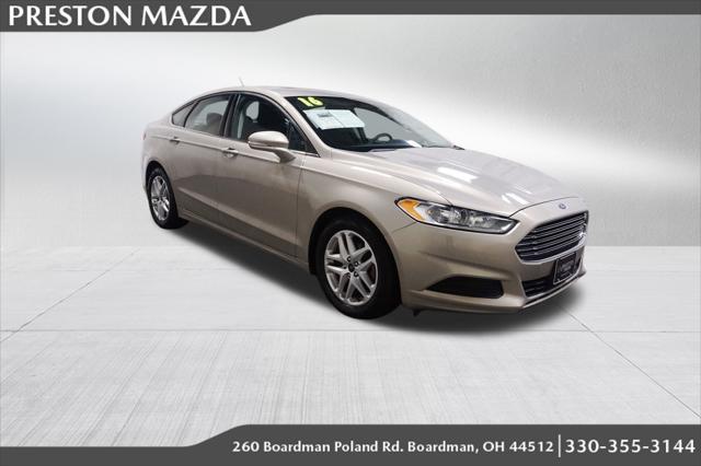 2016 ford fusion se
