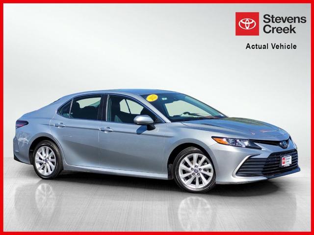 2023 toyota camry le