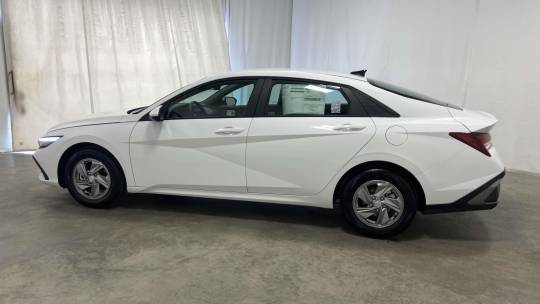 new 2025 hyundai elantra se