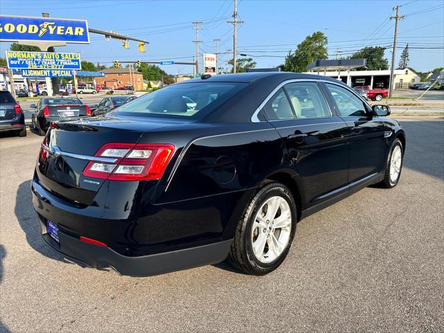 2016 ford taurus se