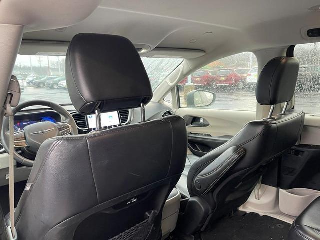 2022 chrysler pacifica touring-l