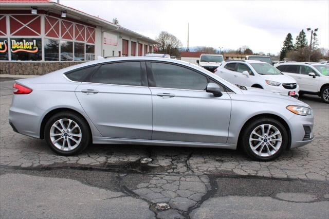 2020 ford fusion se