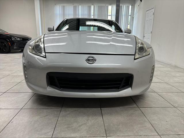2013 nissan 370z base