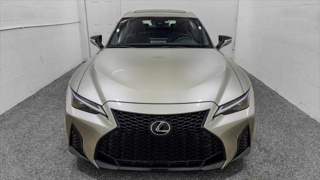 2022 lexus is 350 base