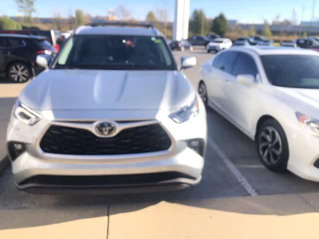 2022 toyota highlander xle
