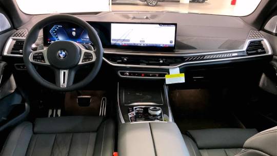 2025 BMW X7