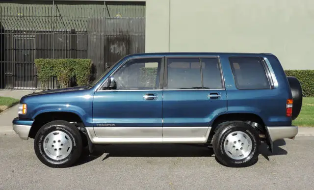 california original, 1994 isuzu trooper 4x4, 100% rust free, 5 spd, 126k miles