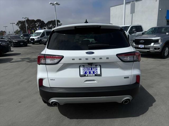 2021 ford escape se