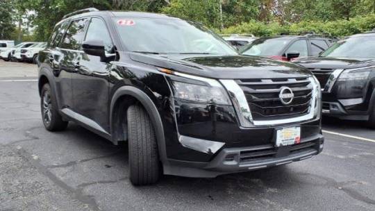 2023 nissan pathfinder sv