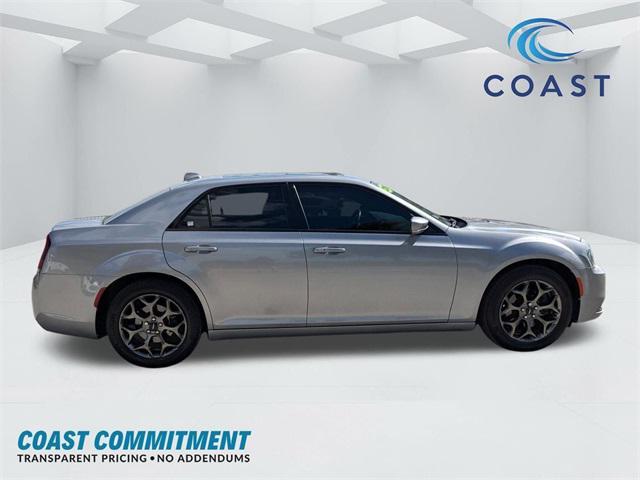 2016 chrysler 300 s