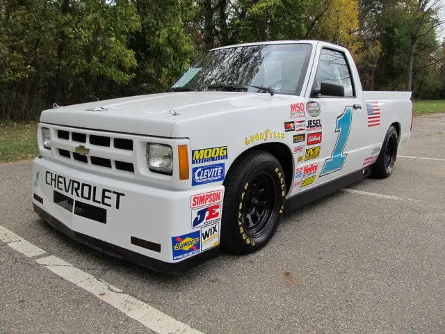 1990 s-10 camping world truck series replica