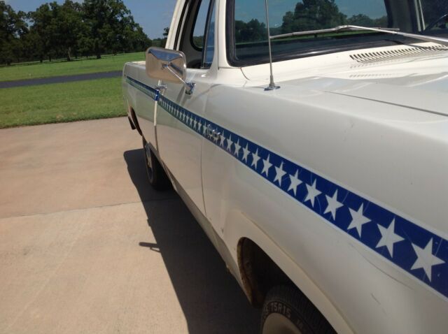 1975 dodge d100 spirit of 76 long bed 57,000 miles on this original truck!