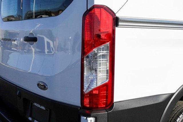 2022 ford transit-250 base