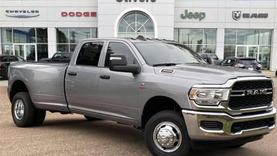 new 2024 ram 3500 tradesman crew cab 8' box 4wd