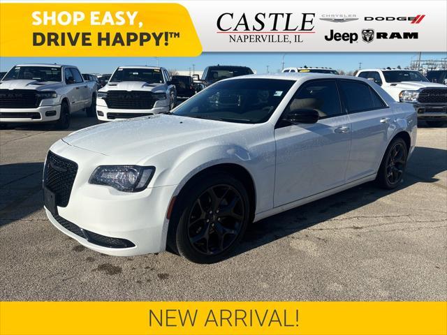 2023 chrysler 300 touring