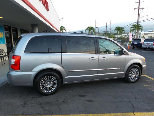 2014 chrysler town and country touring-l touring-l 4dr mini-van for sale in kailua kona, hawaii
