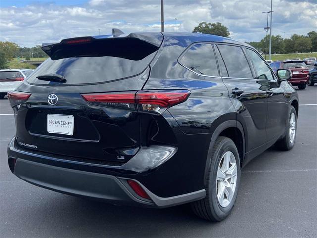 2022 toyota highlander le