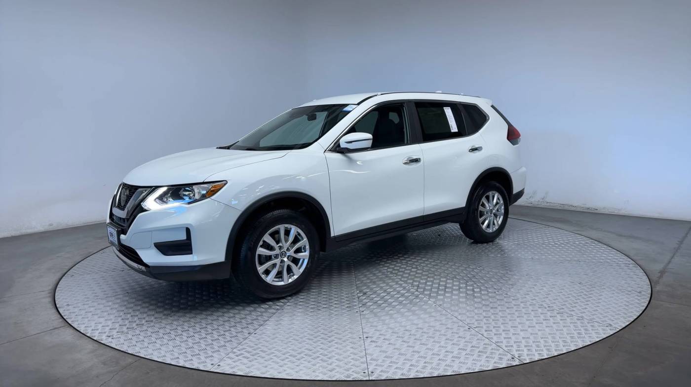 2020 nissan rogue sv