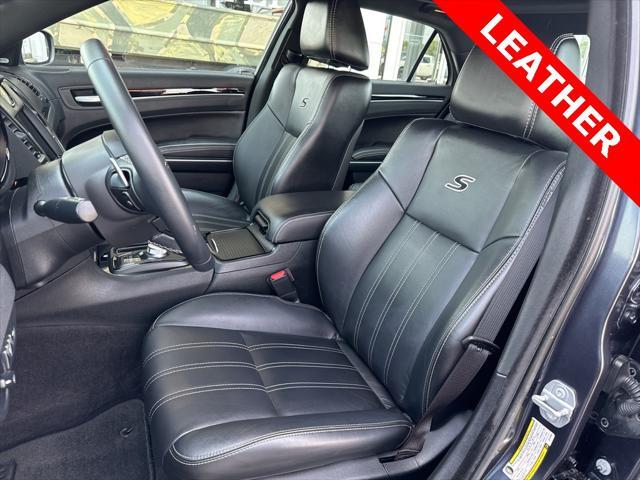 2018 chrysler 300 s
