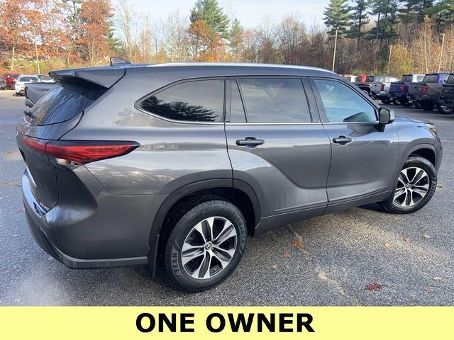 2021 toyota highlander xle