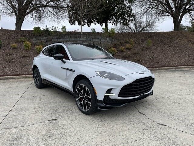 2023 aston martin dbx 707