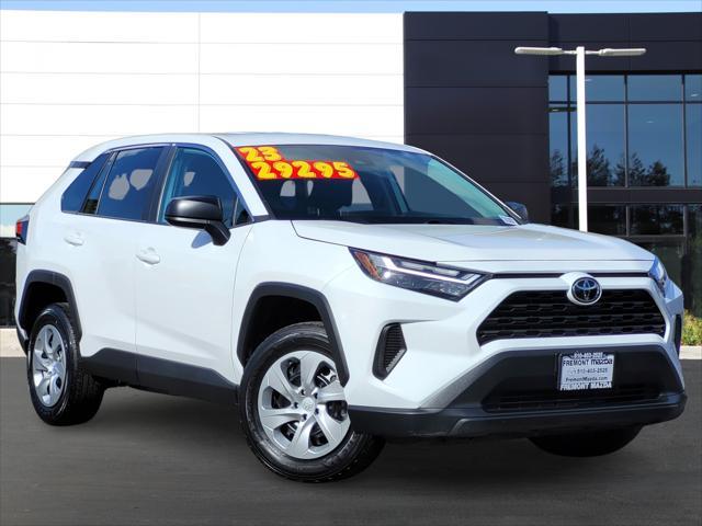 2023 toyota rav4 le