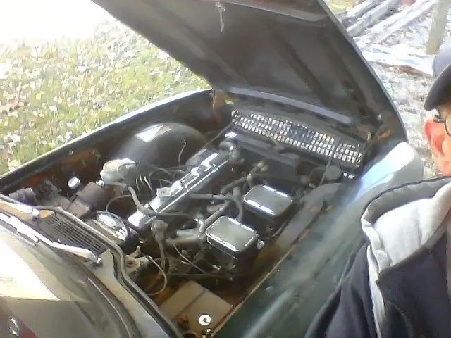 72 triumph tr6. very restorable. motor runs good. trans and clutch good. od