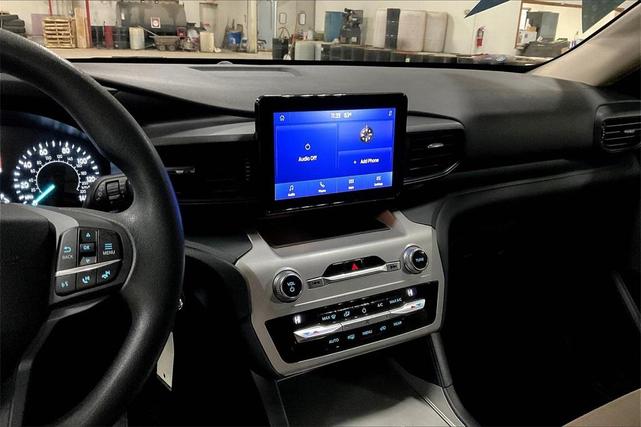 2021 ford explorer base