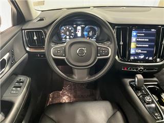 2022 Volvo S60 t8 r-design expression