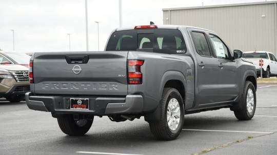 2024 Nissan Navara (Frontier) sv