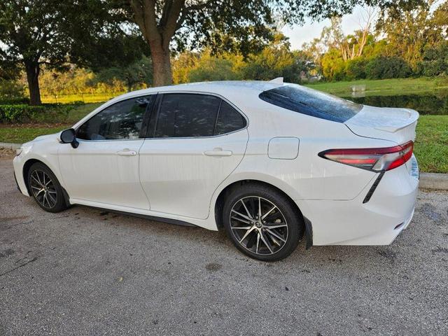 2023 toyota camry se